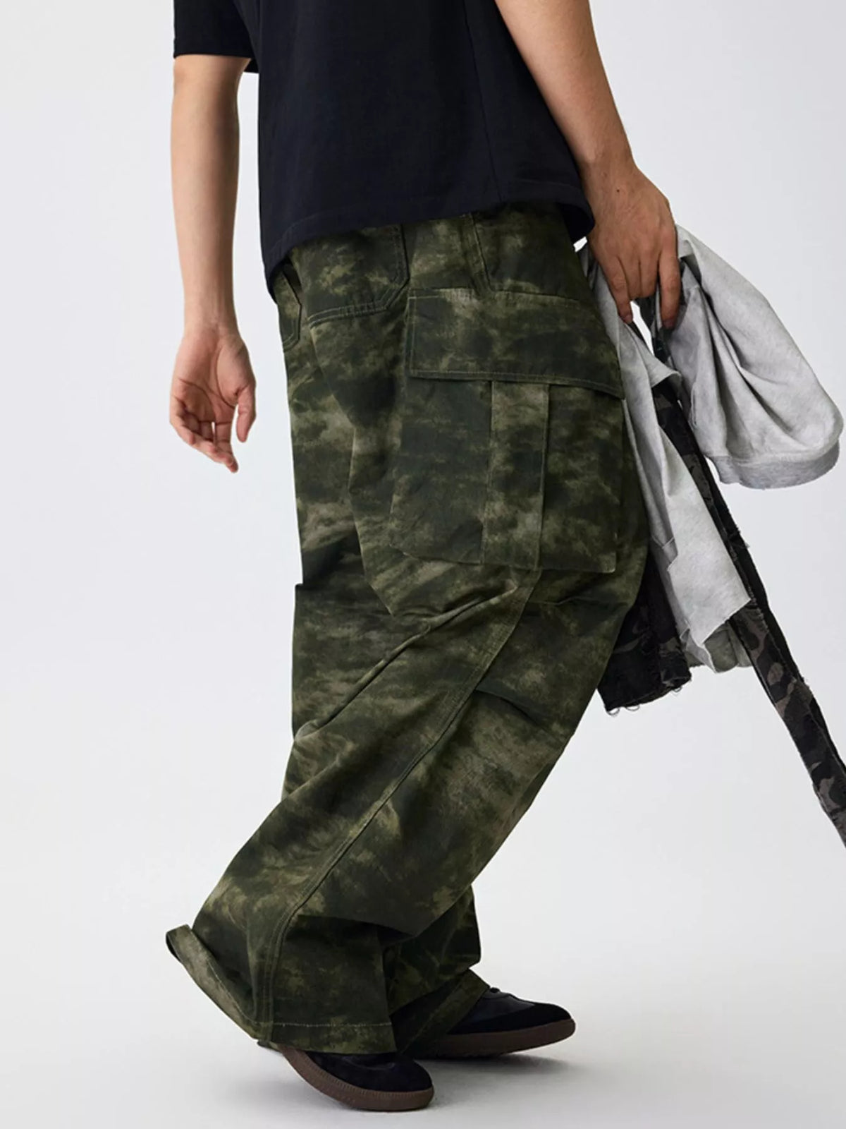 Men's Camouflage Print Cargo Pants, view 3