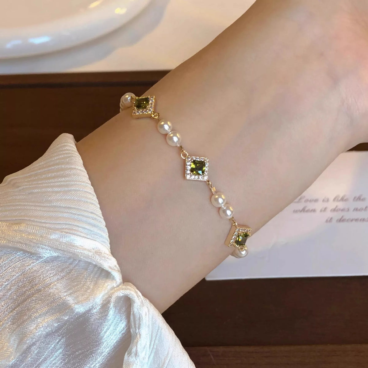 Pearl Zircon Chain Geometric Bracelet in Gold