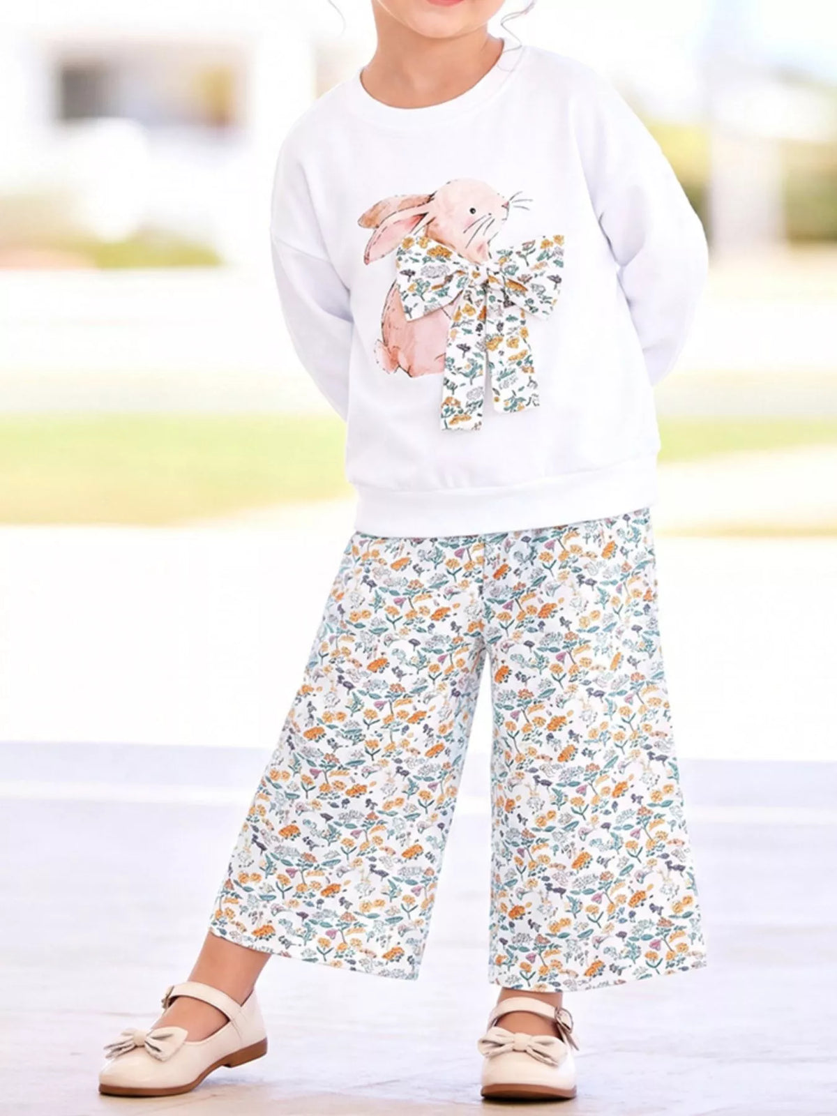 Children's Bunny Graphic Sweatshirt and Floral Wide-Leg Pant Set in White