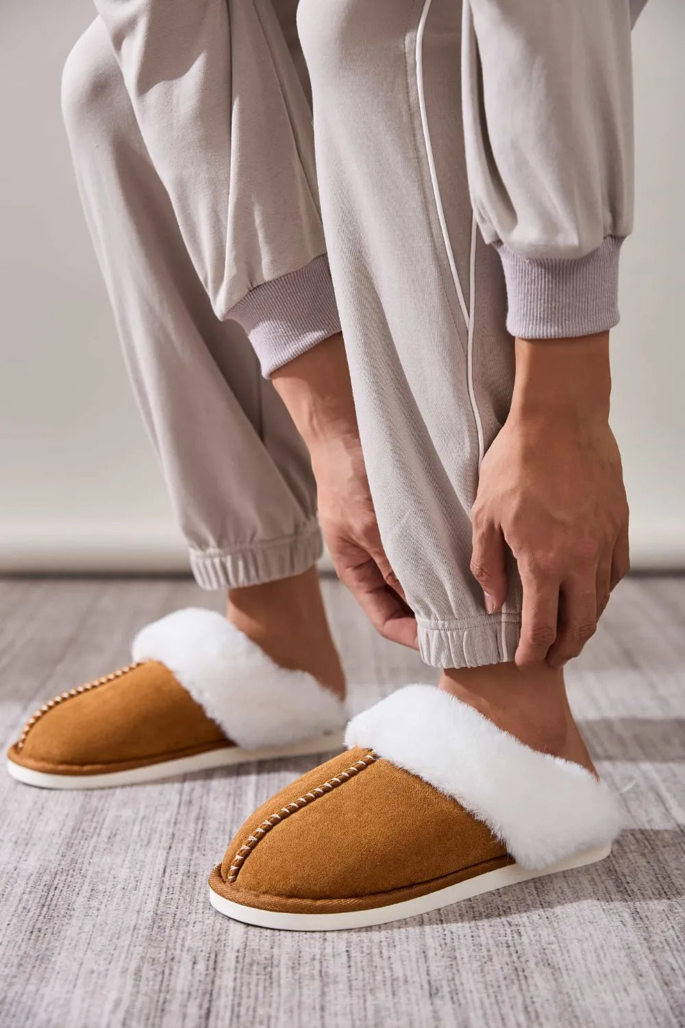 Faux Fur Round Toe Slippers - Lilixa.store
