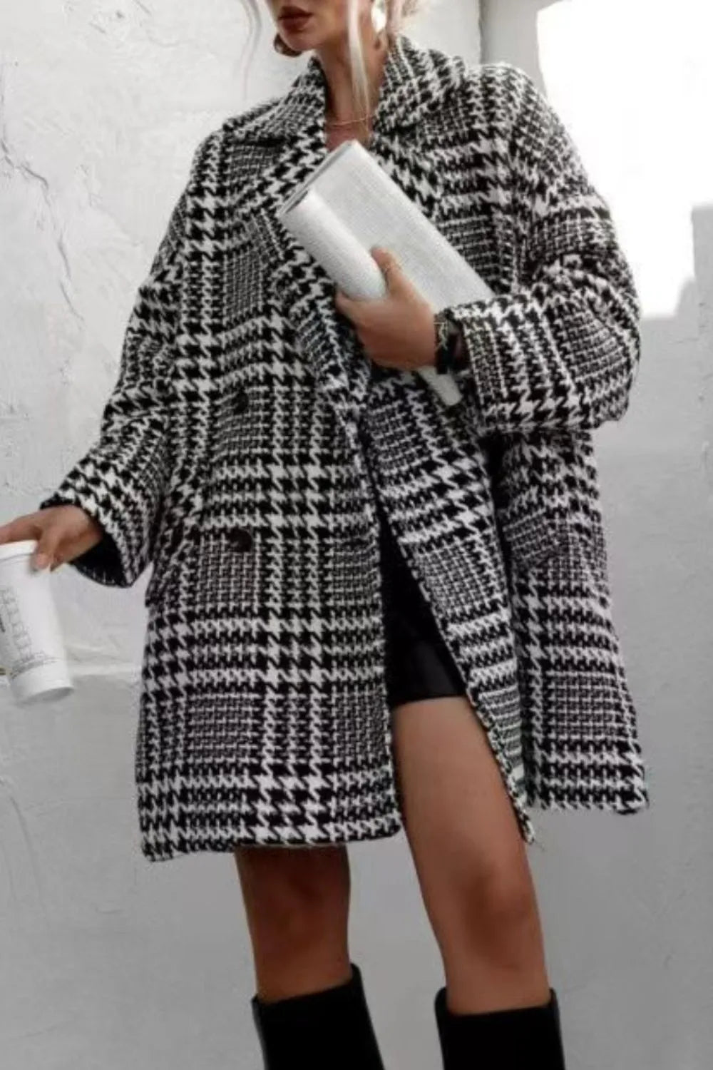 Houndstooth Collared Neck Long Sleeve Coat with Pockets in Black