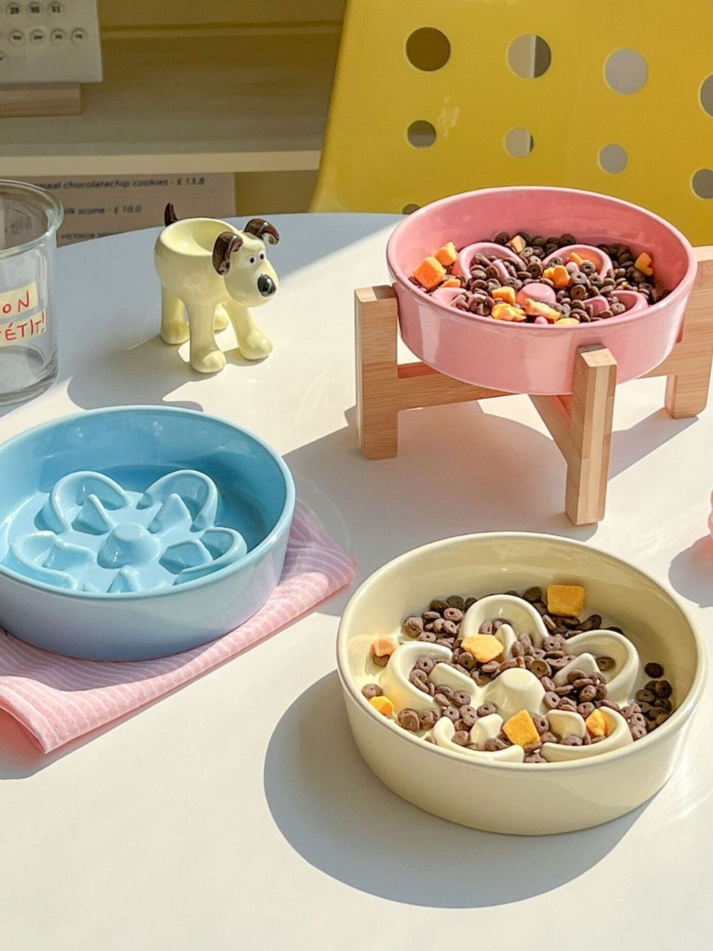 Flower-Shaped Slow Feeder Pet Bowl - Lilixa.store