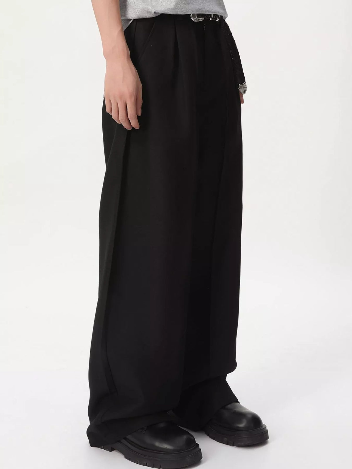 Men's Wide-Leg Pleated Pants, view 3