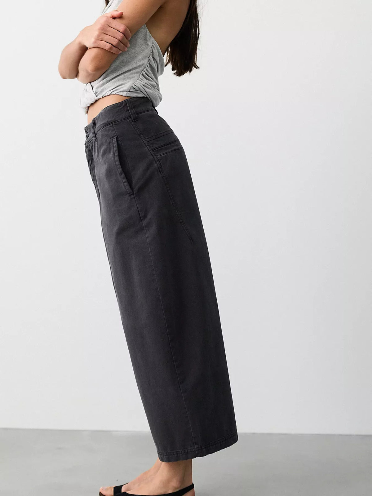 Wide-Leg Cropped Jeans