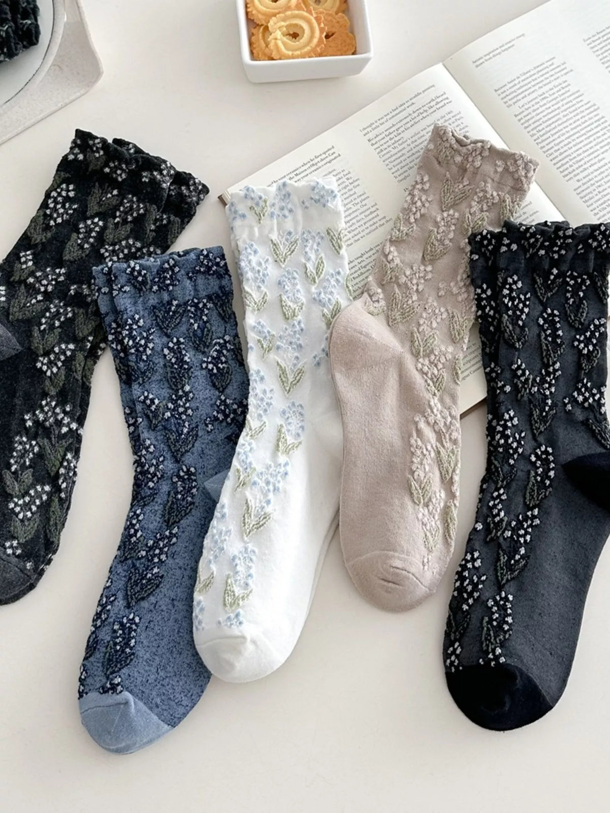 Vintage Textured Crew Socks - Lilixa.store