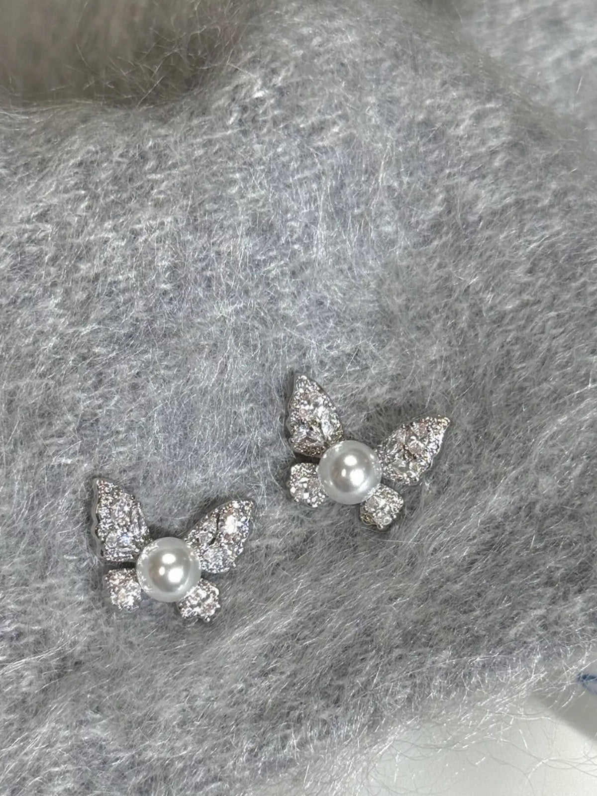 Butterfly Pearl Stud Earrings - Lilixa.store