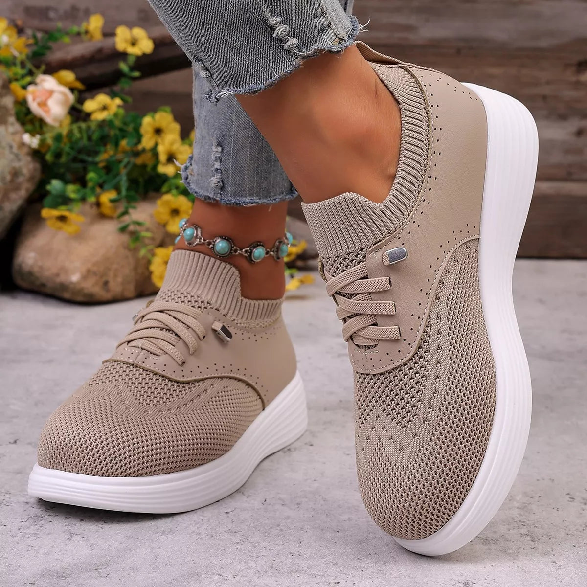 Round Toe Lace Up Sneakers - Lilixa.store