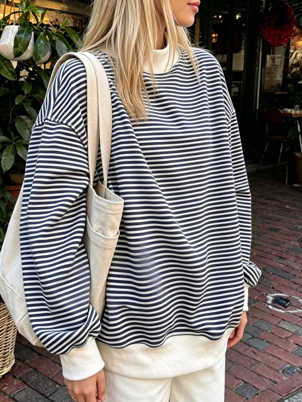Oversized Striped Crew Neck Sweatshirt in Navy Blue