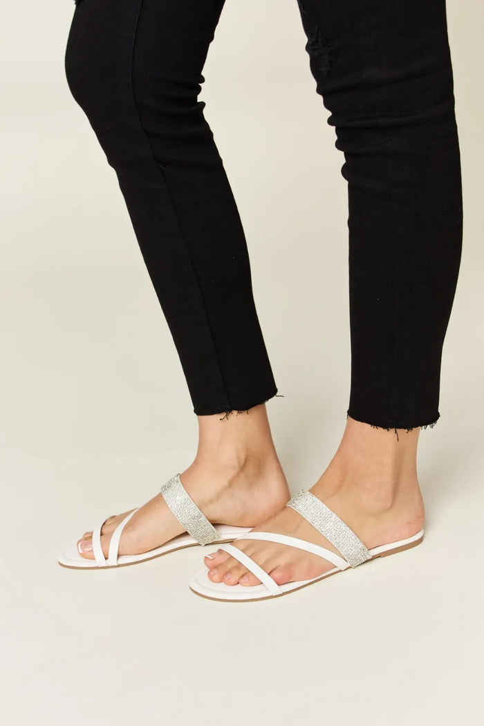 WILD DIVA Rhinestone Strappy Flat Sandals - Lilixa.store