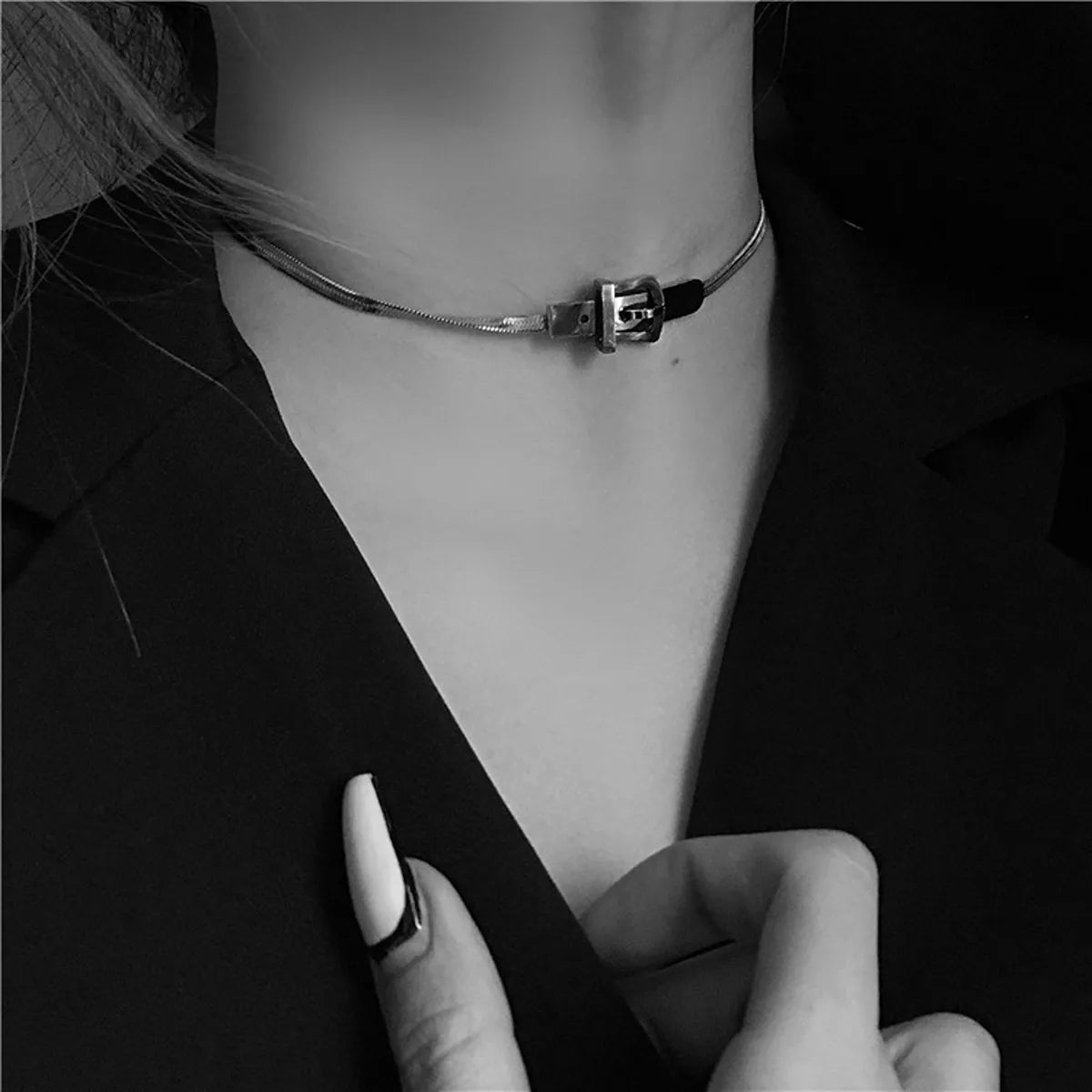 Chic Buckle Choker Necklace - Lilixa.store