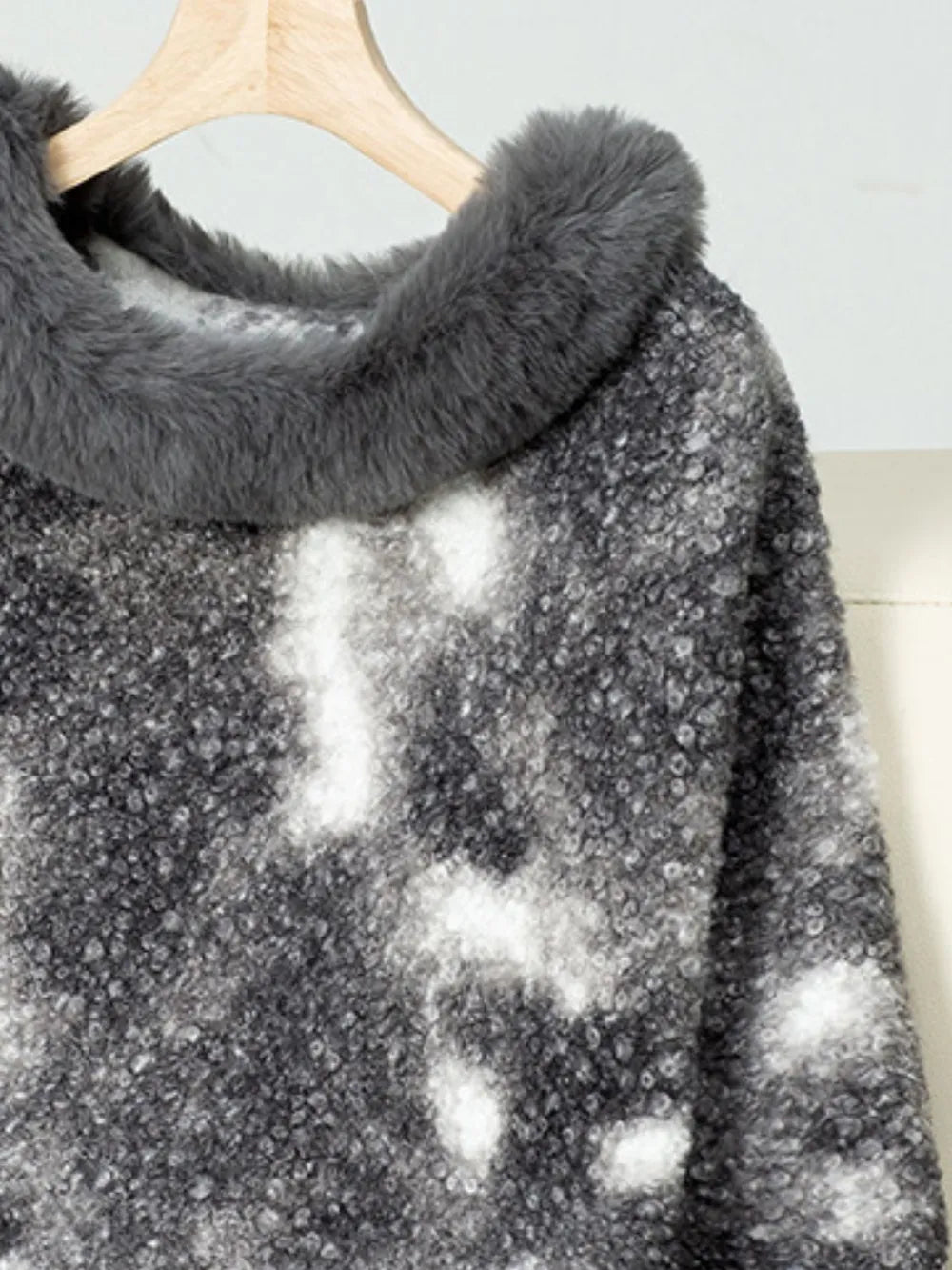 Furry Contrast Three-Quarter Poncho - Lilixa.store