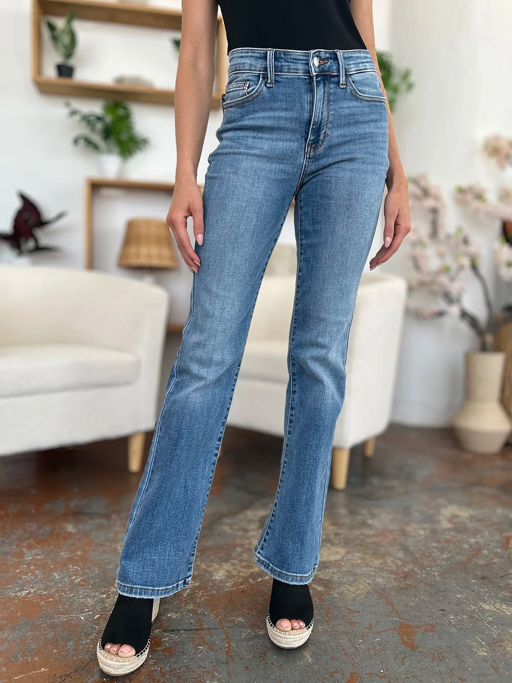Judy Blue Full Size Mid-Rise Waist Straight Jeans Plus Size - Lilixa.store