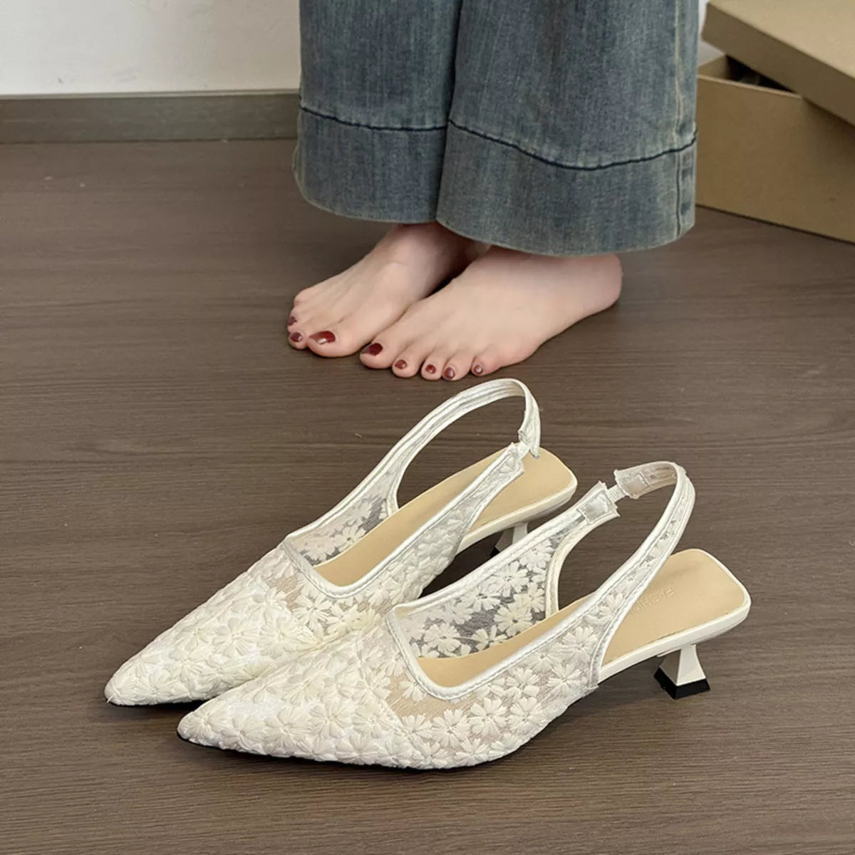 Lace Pointed-Toe Slingback Pumps - Lilixa.store