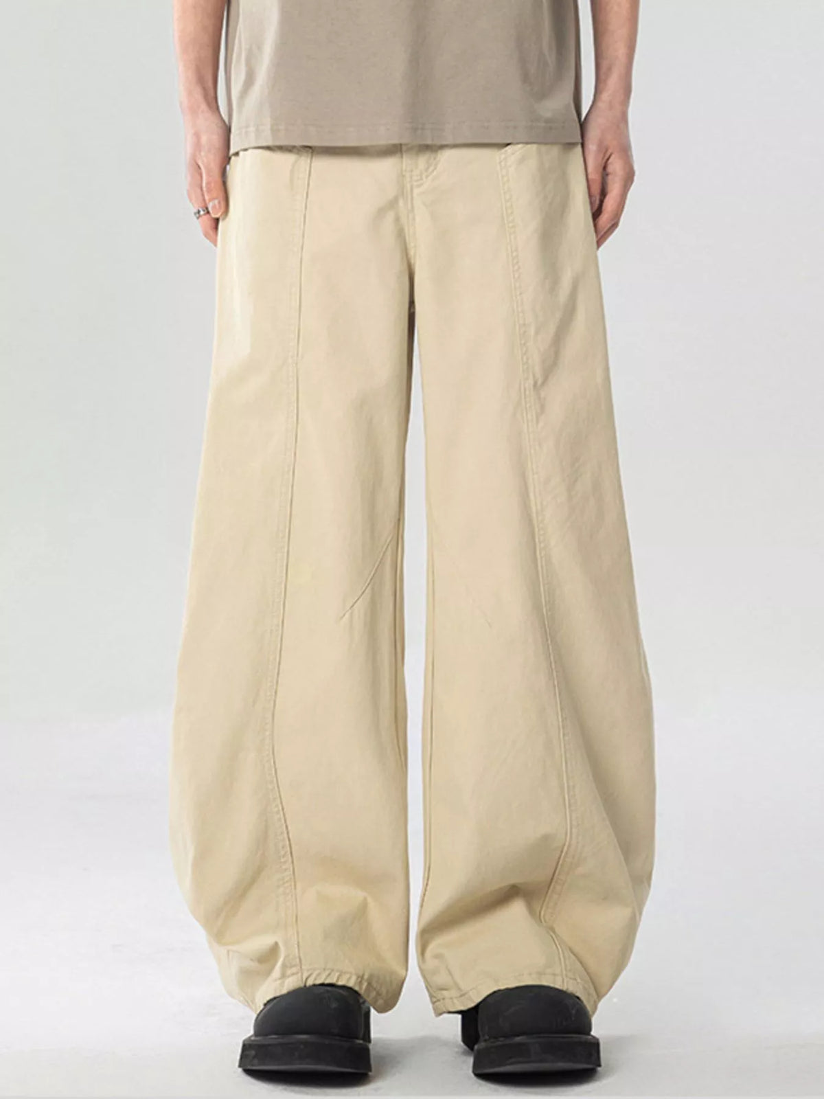 Men's Pocketed Wide Leg Pants in Khaki