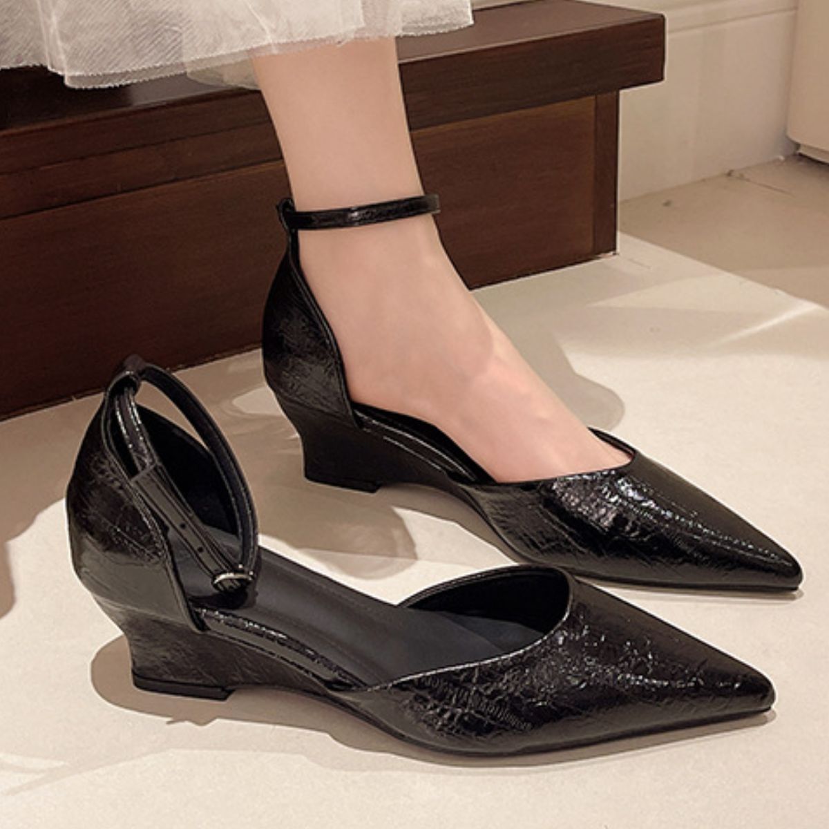 Pointed-Toe Ankle Strap Pumps - Lilixa.store