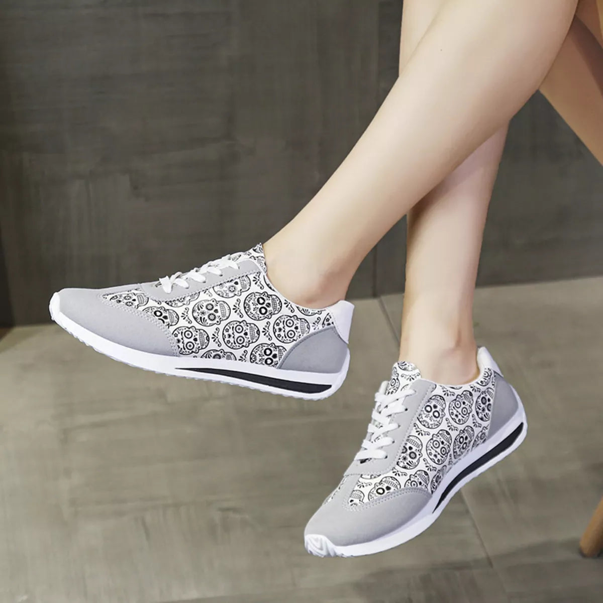 Skull Print Lace-Up Sneakers - Lilixa.store