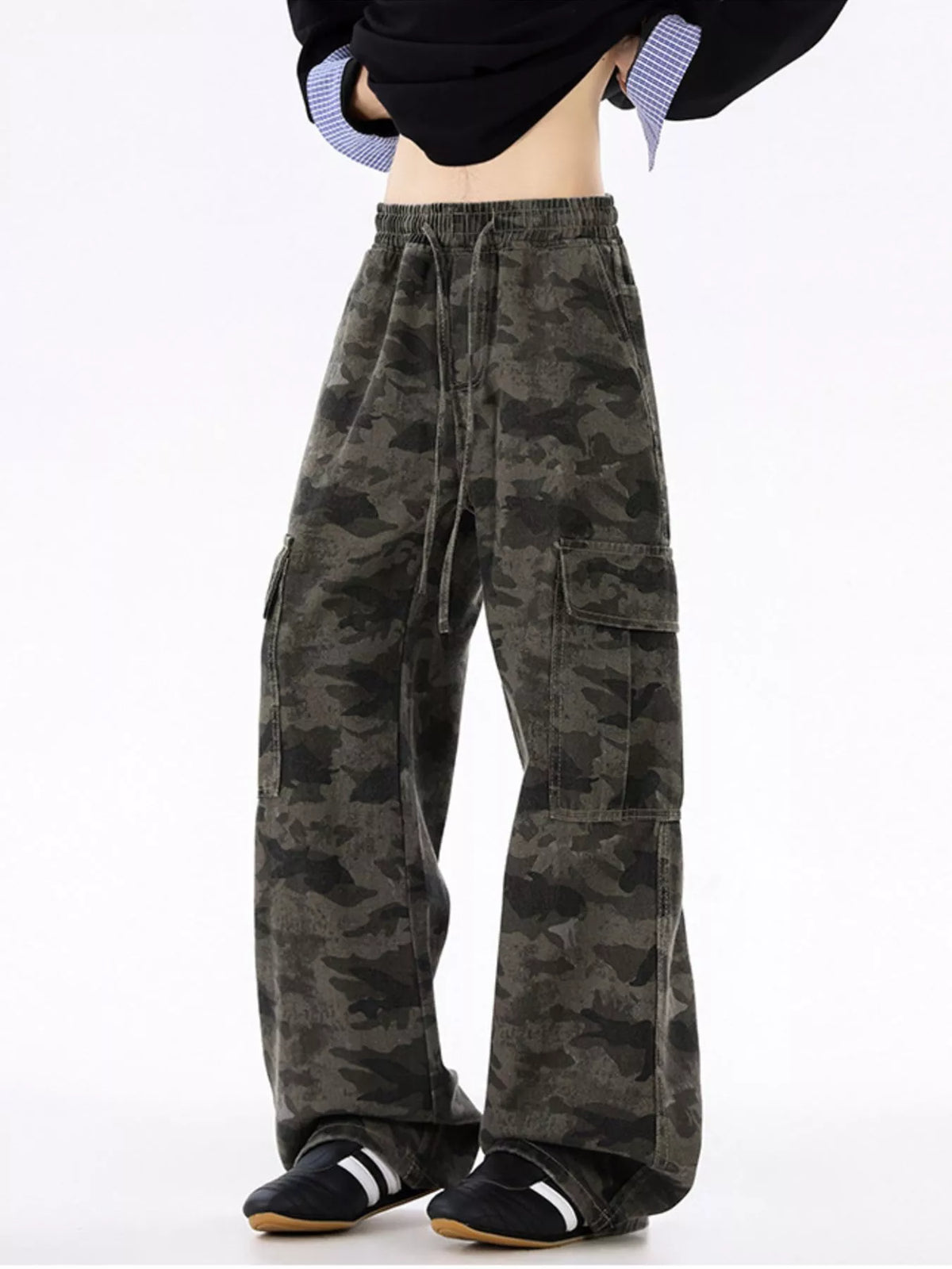 Men's Plus Size Drawstring Camouflage Wide Leg Pants in Green Camouflage, view 6