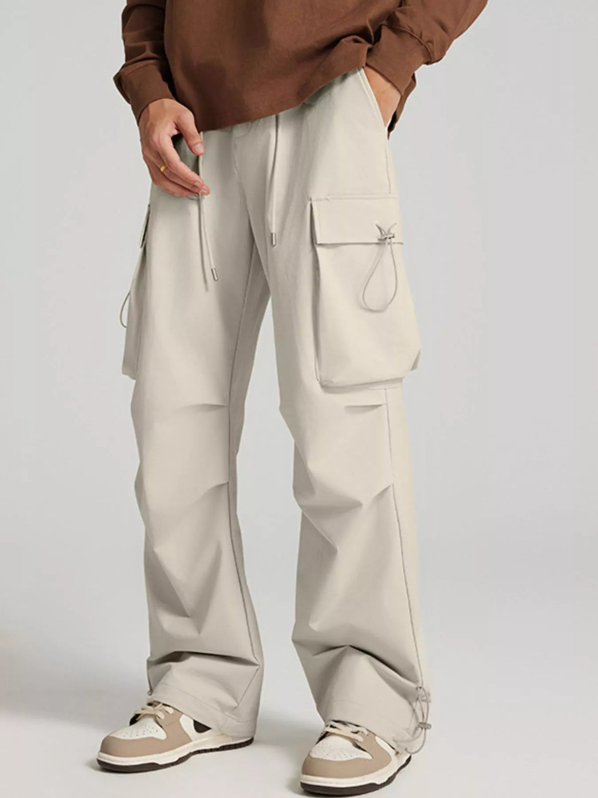 Men's Wide Leg Pants with Cargo Pockets in Creamy-white
