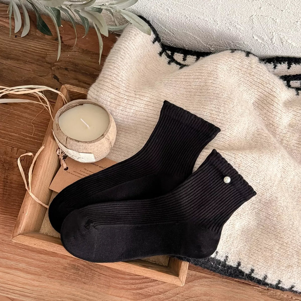 Vintage Ribbed Crew Socks in Black