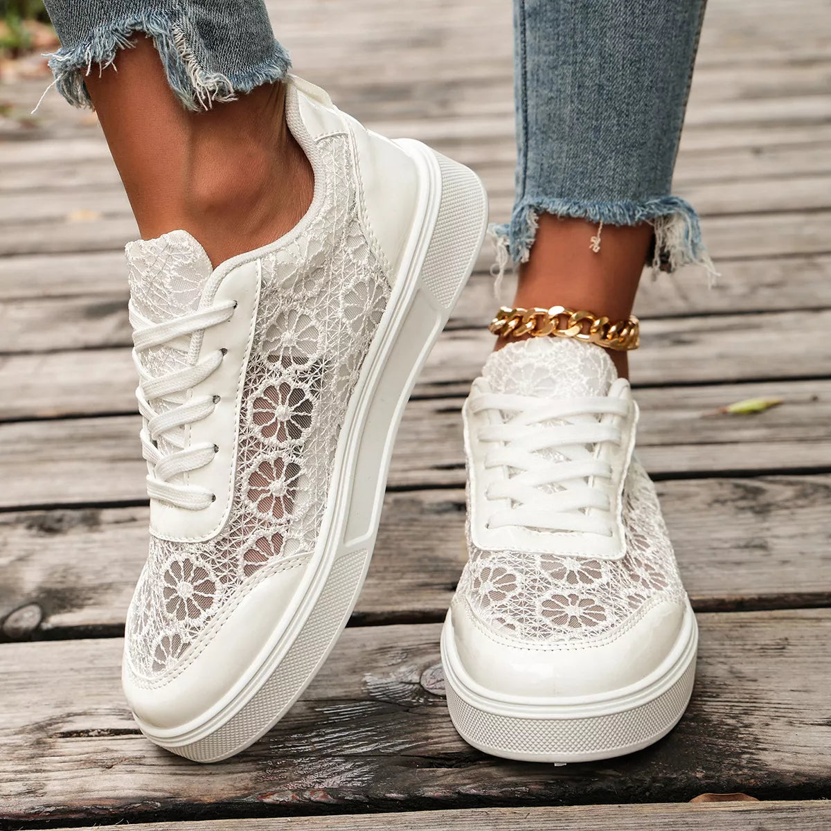 Round Toe Lace Sneakers - Lilixa.store