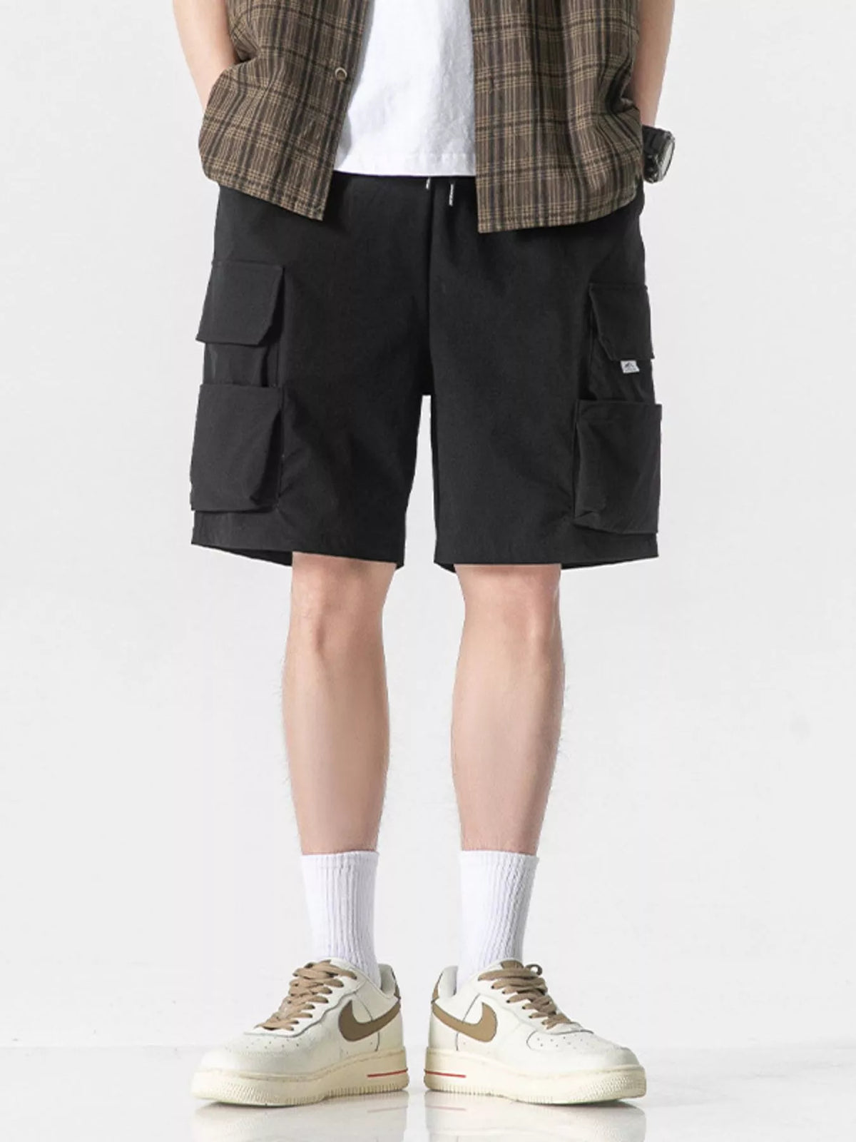 Men's Plus Size Loose Fit Cargo Shorts in Black