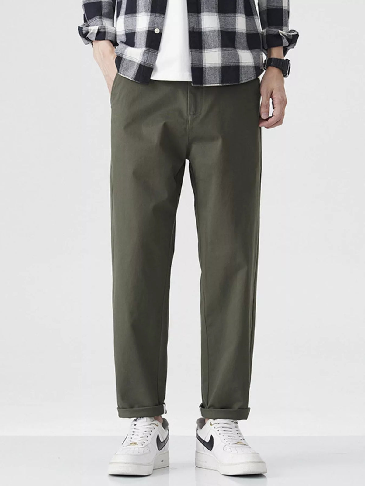 Men's Loose Fit Pants in Military Green