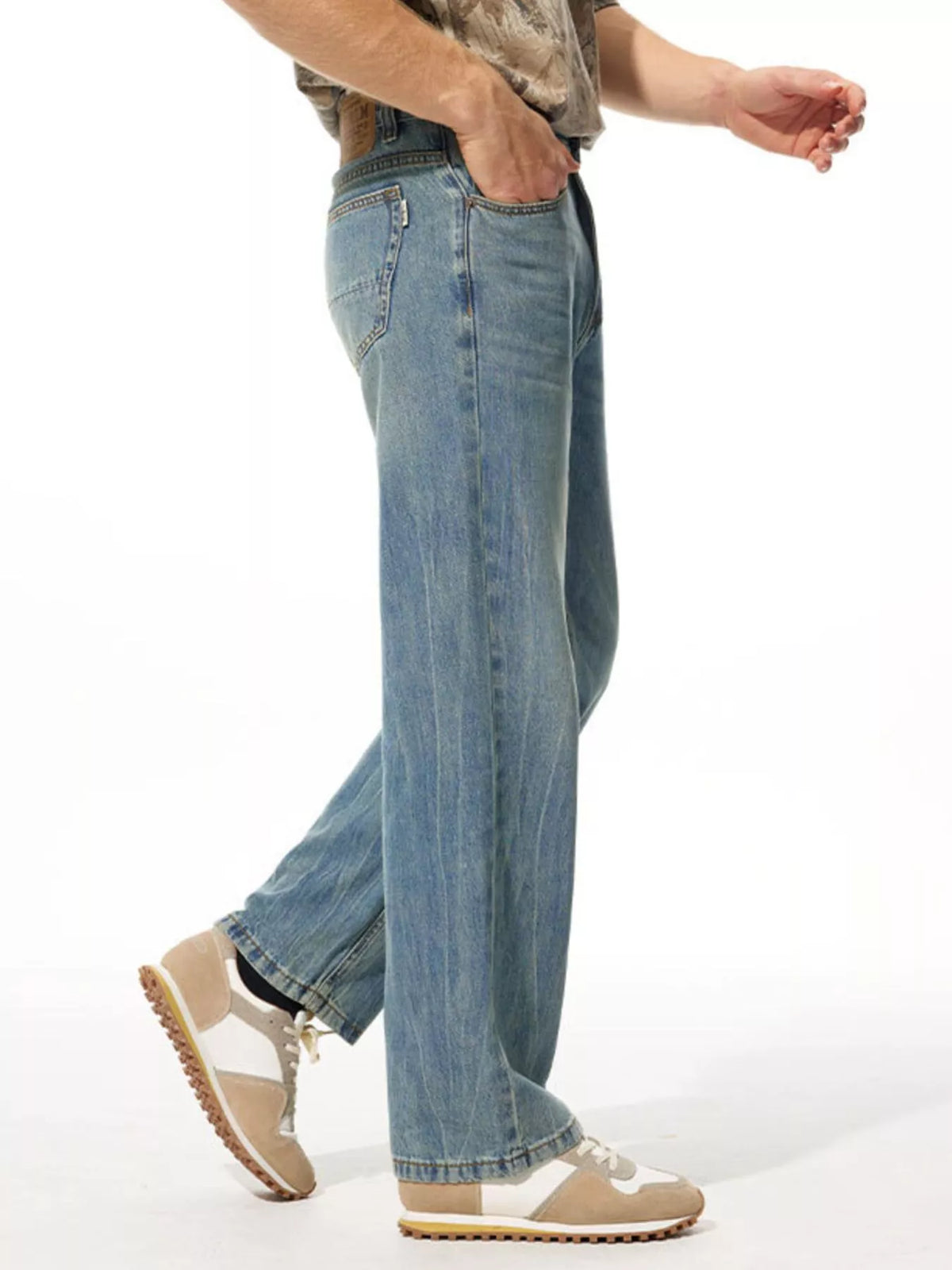 Men's Relaxed Fit Vintage Wash Pants in Light Blue, view 4