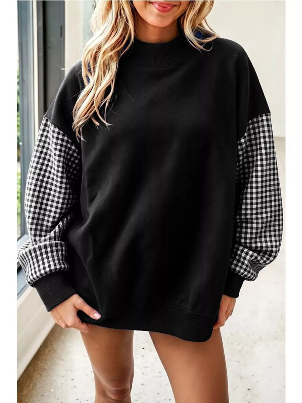 Gingham Sleeves Round Neck Sweatshirt - Lilixa.store