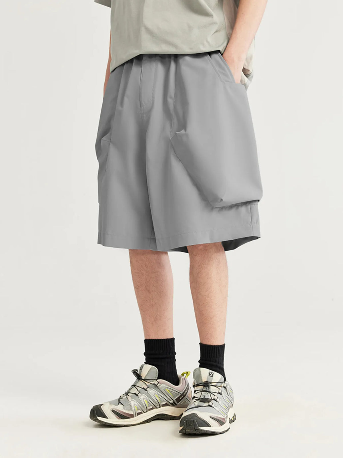 Men's Loose Fit Cargo Shorts in Light Gray, view 2