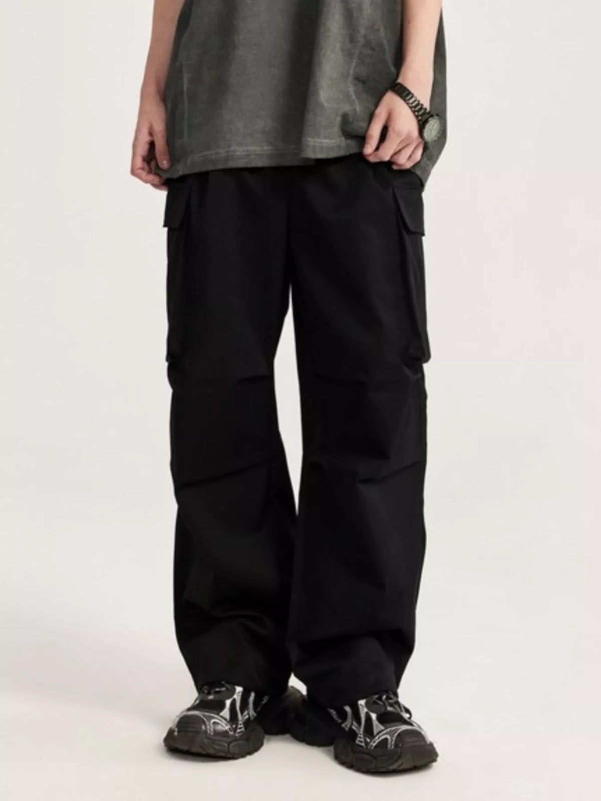 Men's Relaxed Fit Cargo Pants in Black, view 2