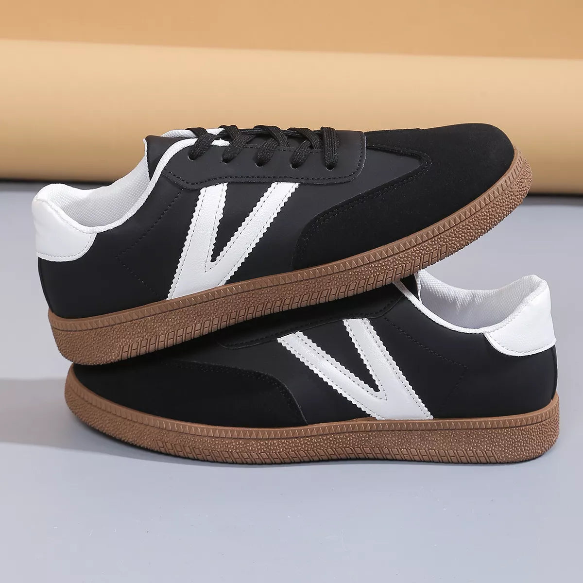 Round Toe Lace Up Sneakers - Lilixa.store