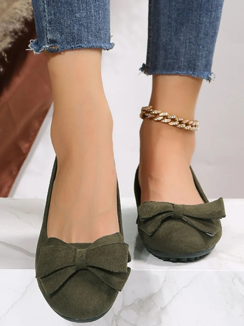 Bow Solid Color Round Toe Flat Slip-Ons in Moss
