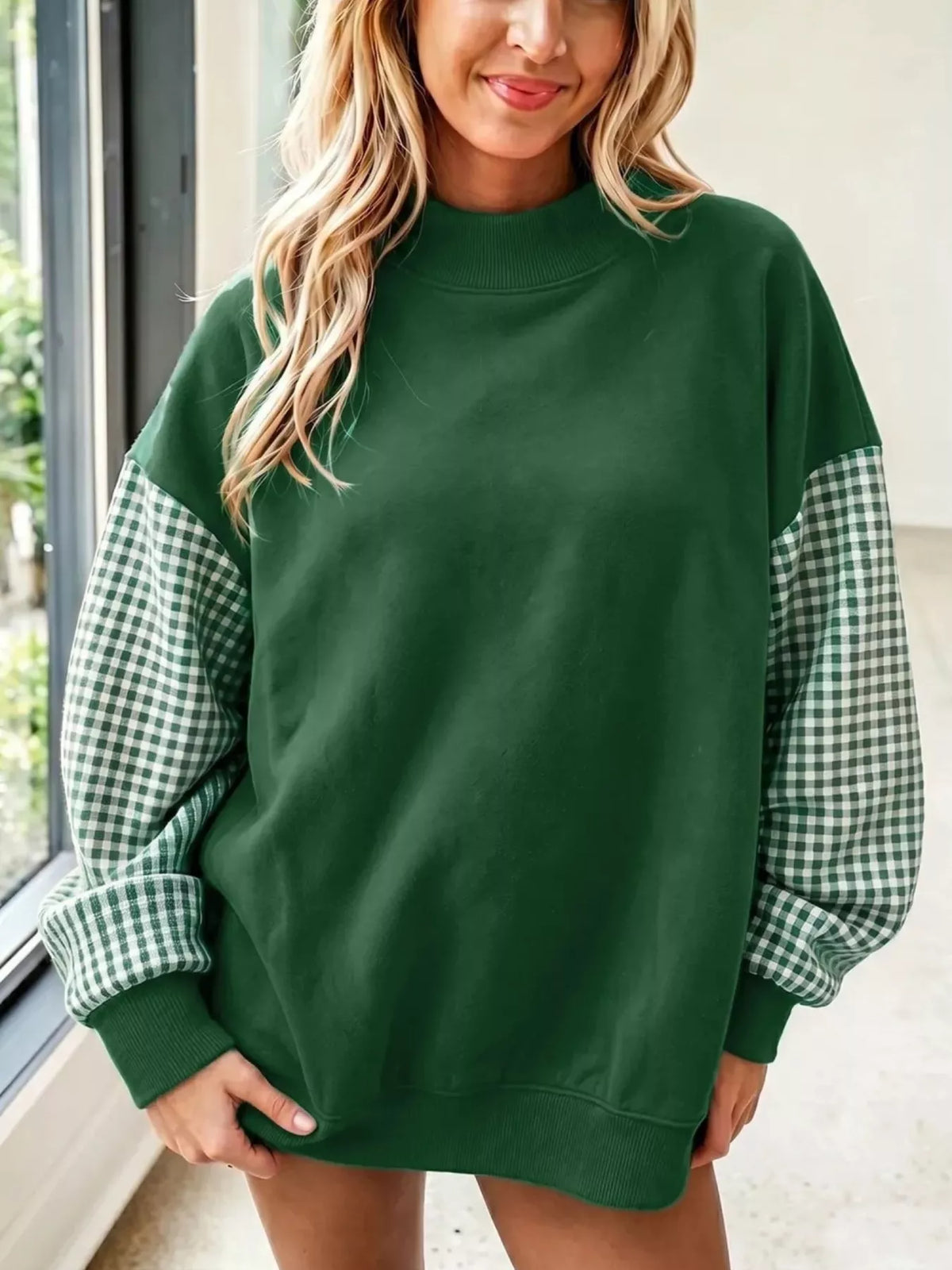 Gingham Sleeves Round Neck Sweatshirt - Lilixa.store