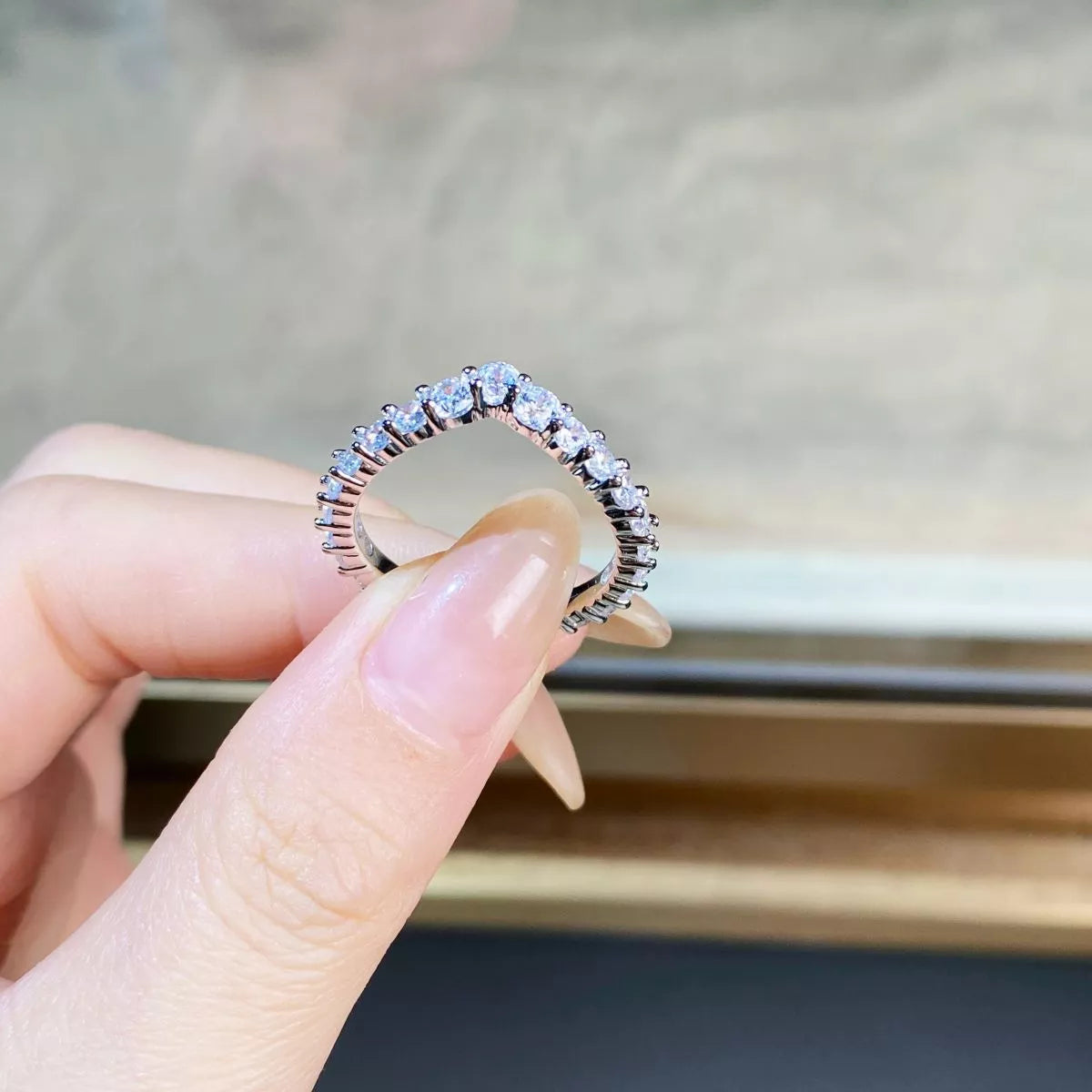 925 Sterling Silver Zircon V-Shaped Ring - Lilixa.store