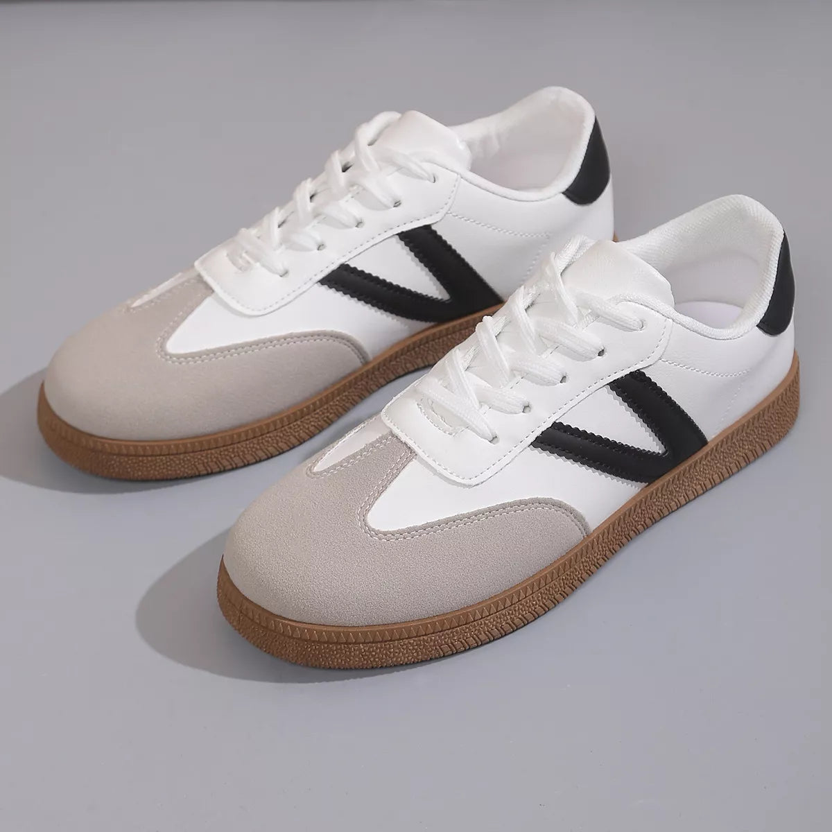 Round Toe Lace Up Sneakers - Lilixa.store