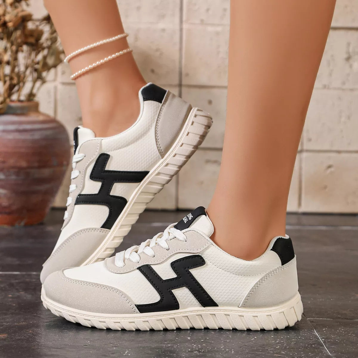 Round Toe Lace Up Sneakers