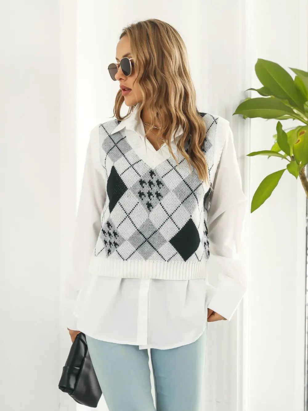 V-Neck Plaid Sweater Vest in White, view 4