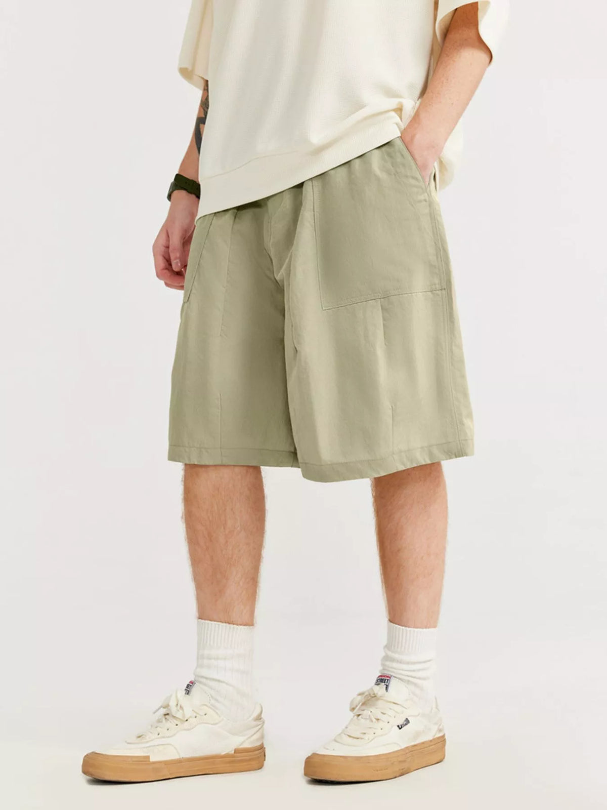 Men's Loose-Fit Drawstring Shorts in Khaki