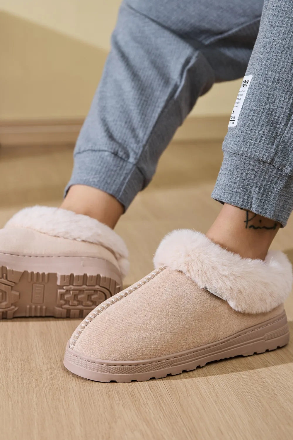 Faux Fur Round Toe Platform Slippers - Lilixa.store