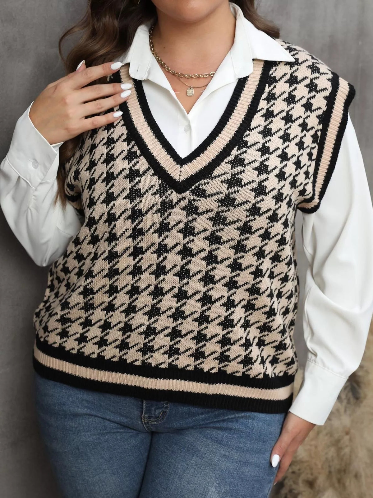Plus Size Houndstooth V-Neck Knit Sweater Vest - Lilixa.store