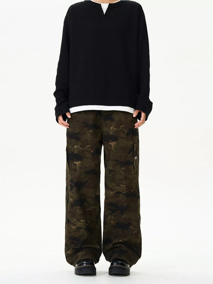 Men's Relaxed Fit Camo Cargo Pants in Camouflage
