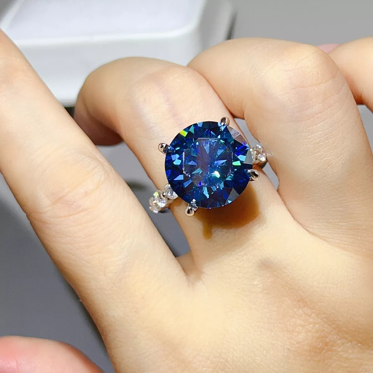 10 Carat 925 Sterling Silver Moissanite Ring - Lilixa.store