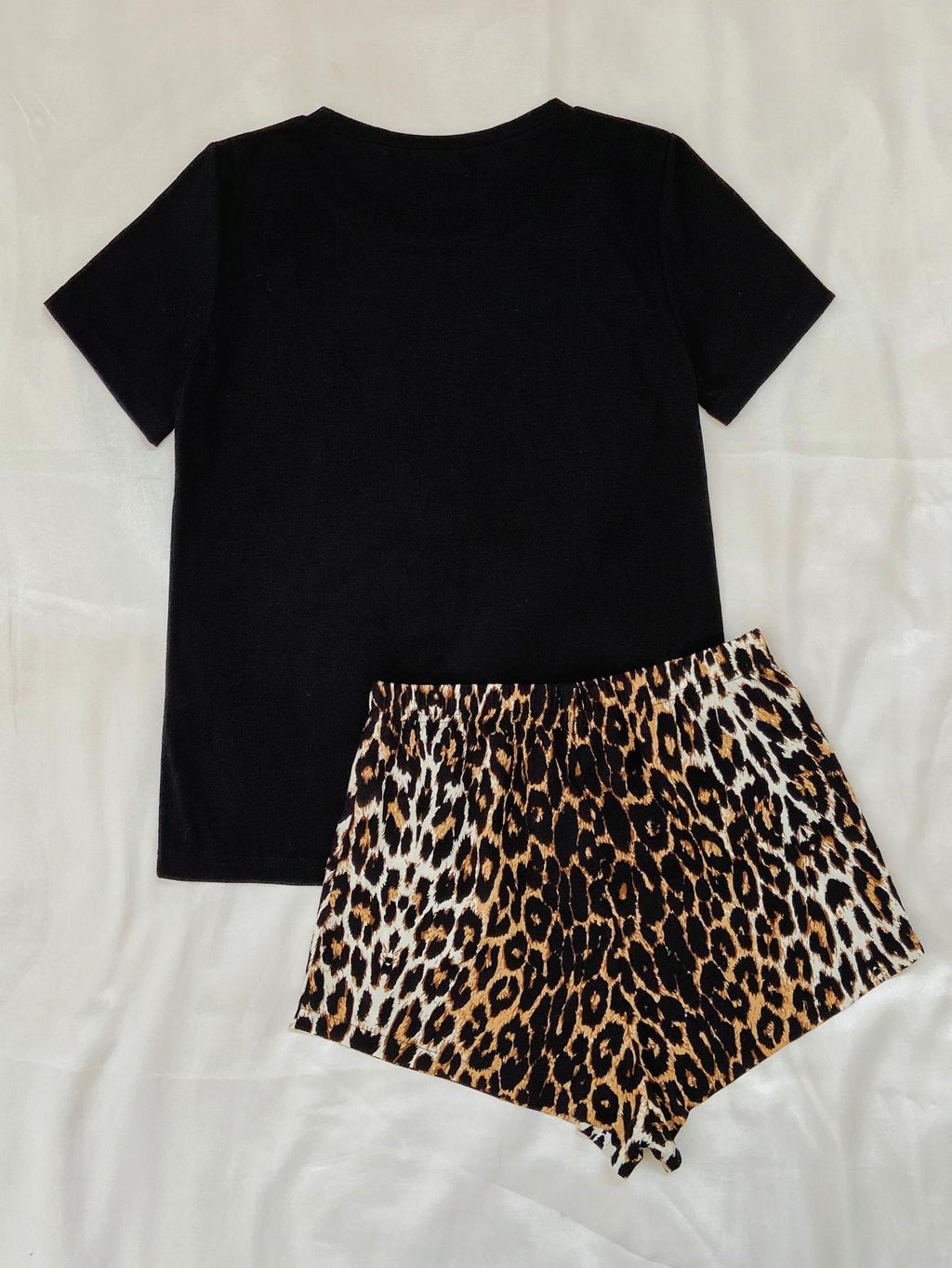 Leopard Lip Graphic Top and Shorts Lounge Set - Lilixa.store