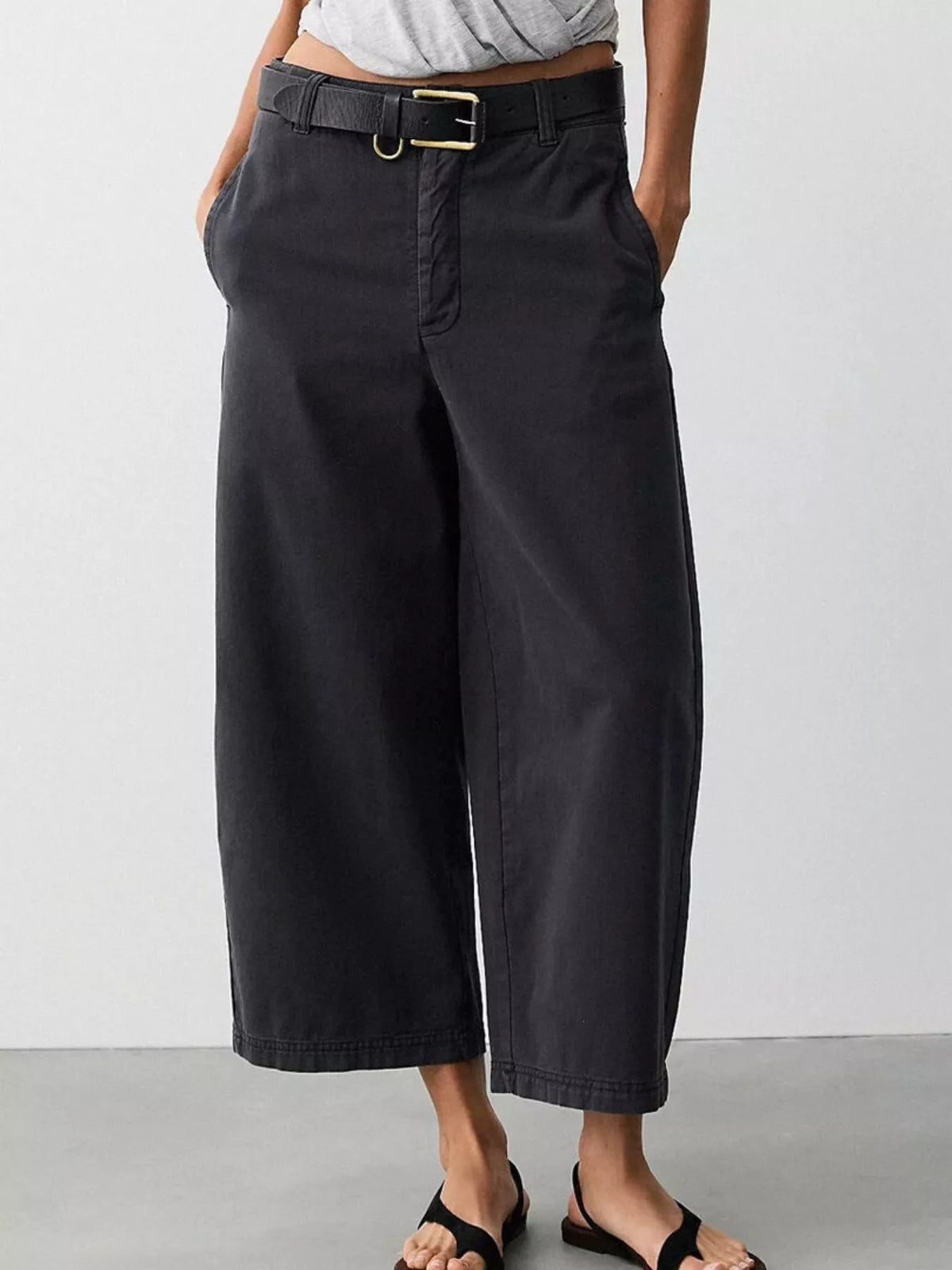 Wide-Leg Cropped Jeans