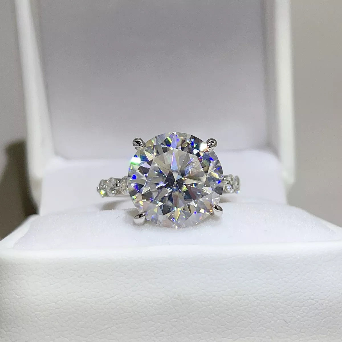 10 Carat Moissanite 925 Sterling Silver Ring - Lilixa.store