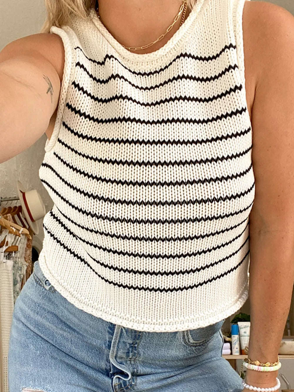Rolled Striped Round Neck Sweater Vest in White