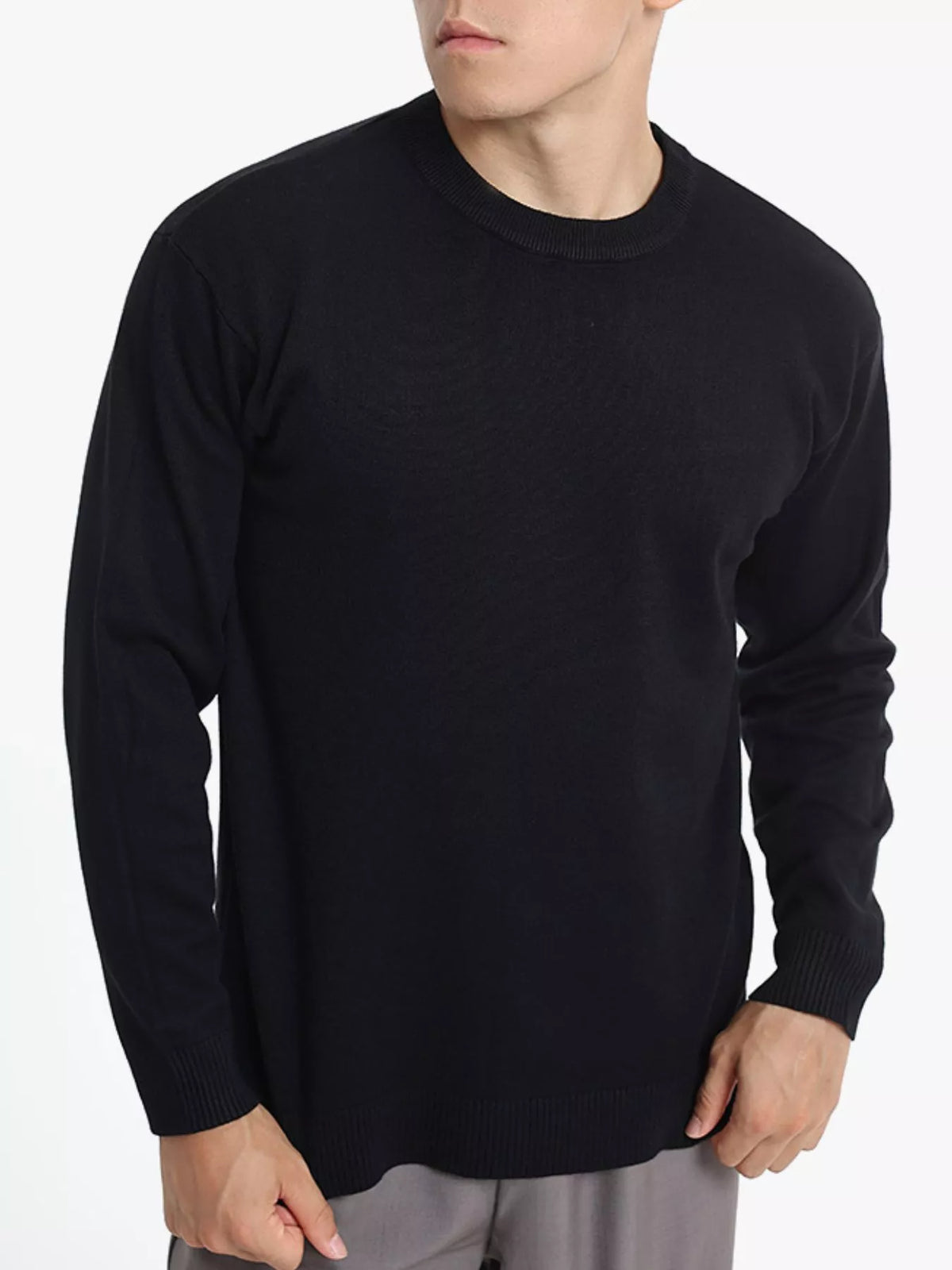 Men's Minimalist Crew Neck Sweater with Ribbed Cuffs in Black