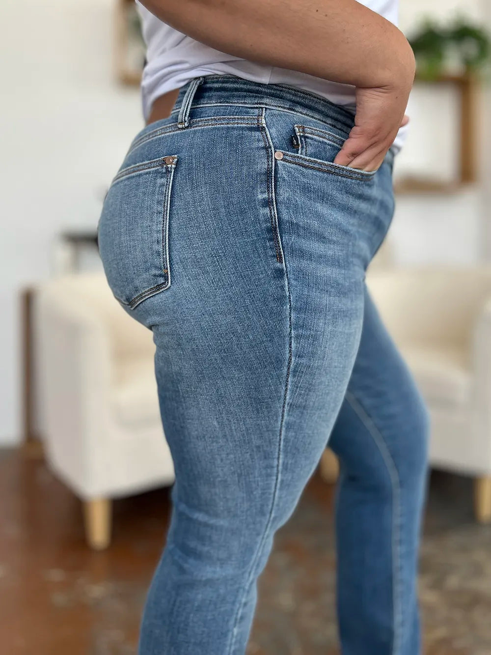 Judy Blue Full Size Mid-Rise Waist Straight Jeans Plus Size - Lilixa.store