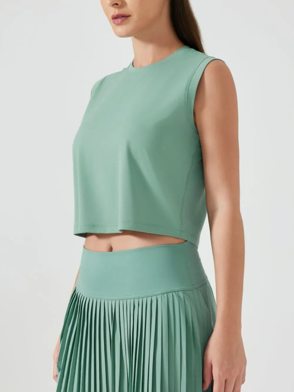 Millennia Round Neck Cropped Active Tank - Lilixa.store