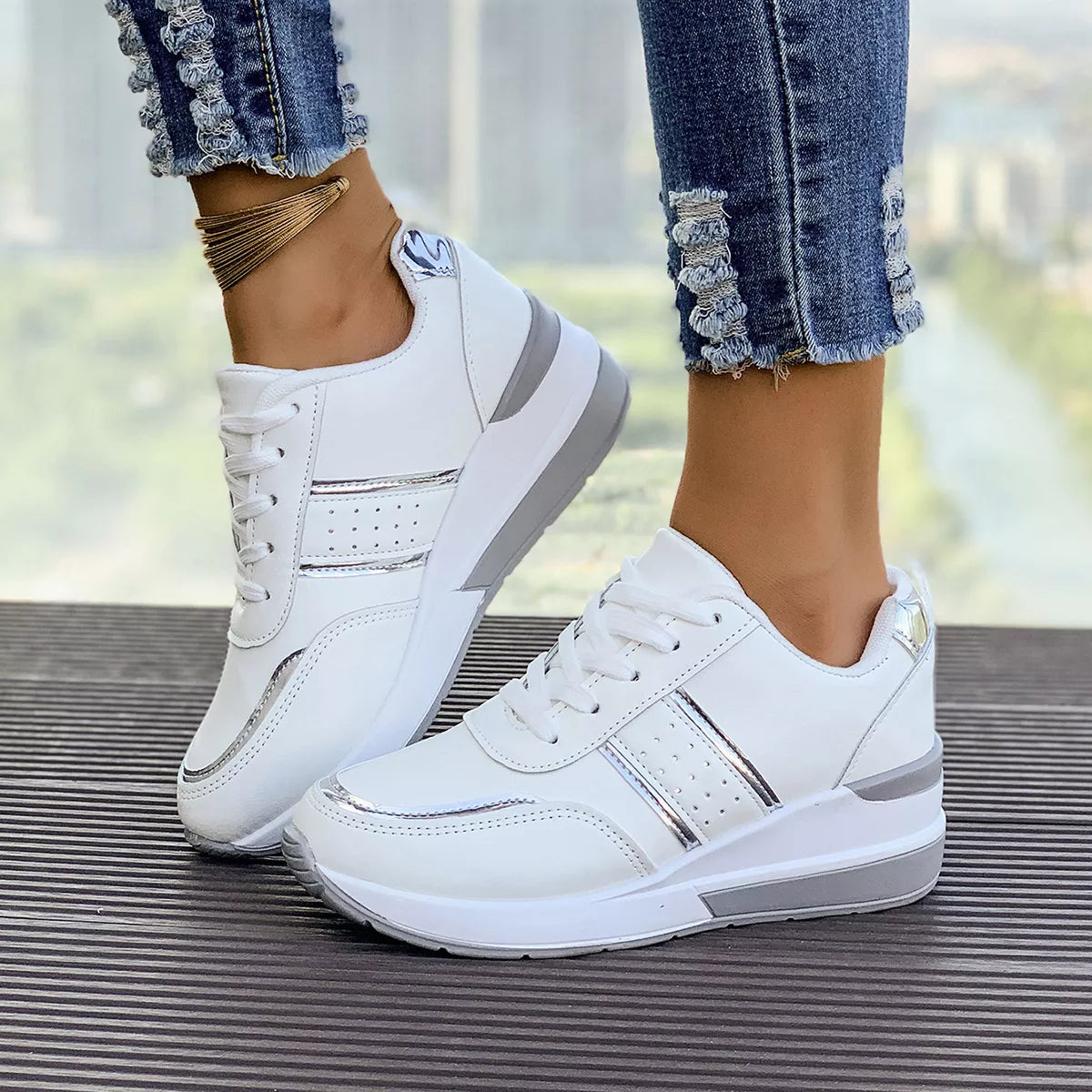 Round Toe Lace Up Sneakers - Lilixa.store